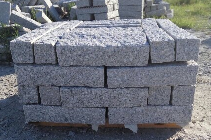 Light Grey Granite Stone Curbs with natural split finished on all sides