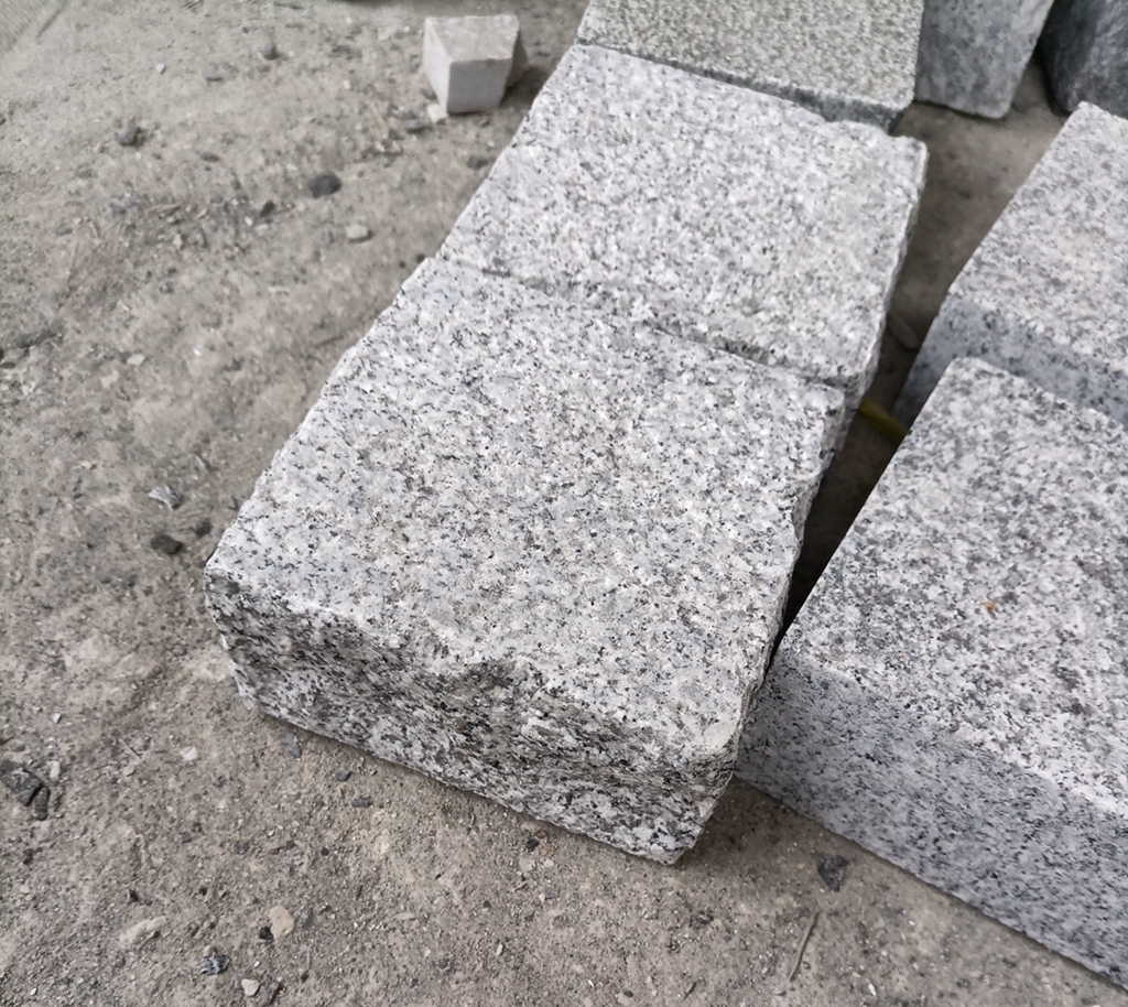 Bush Hammered G603 light grey granite cobblestone