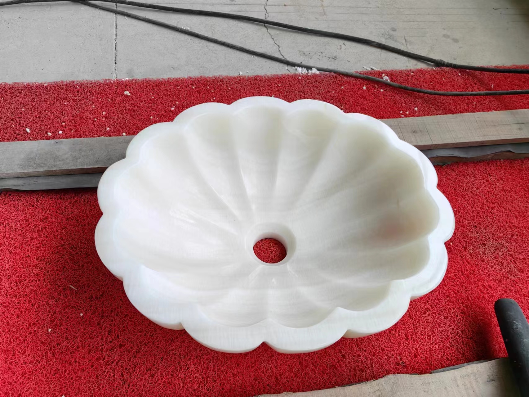 White Onyx Basin Sink with Shell Shape